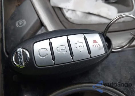 2017 Nissan Rogue Sv z USA, uszkodzony, nr VIN JN8AT2MV2HW272897